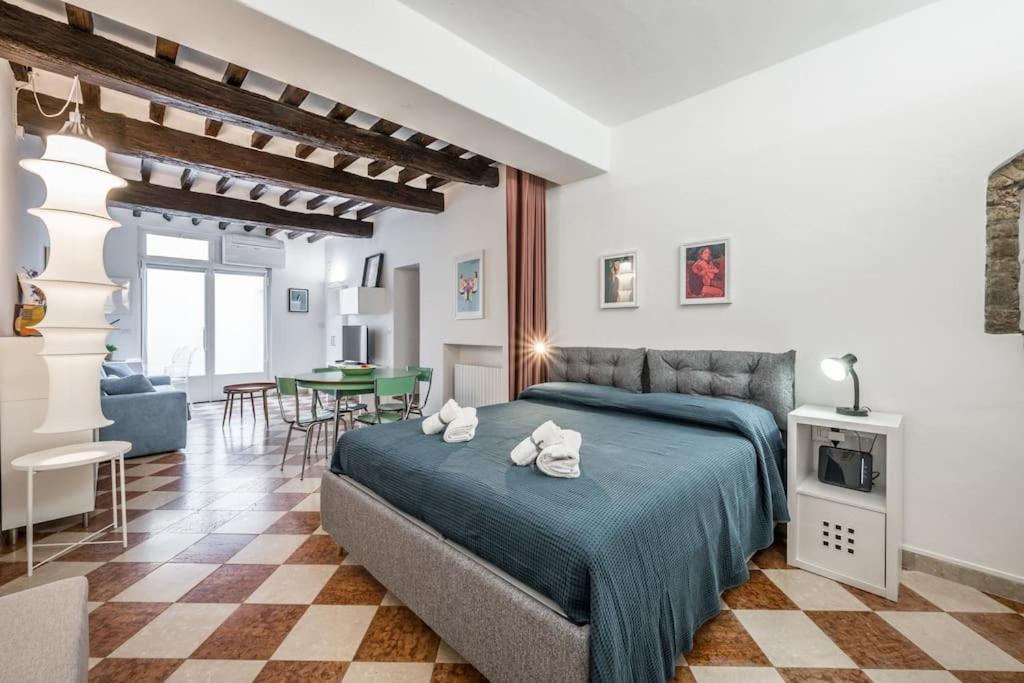 Casa Camilla - Arty Suite Nel Centro Storico パルマ エクステリア 写真