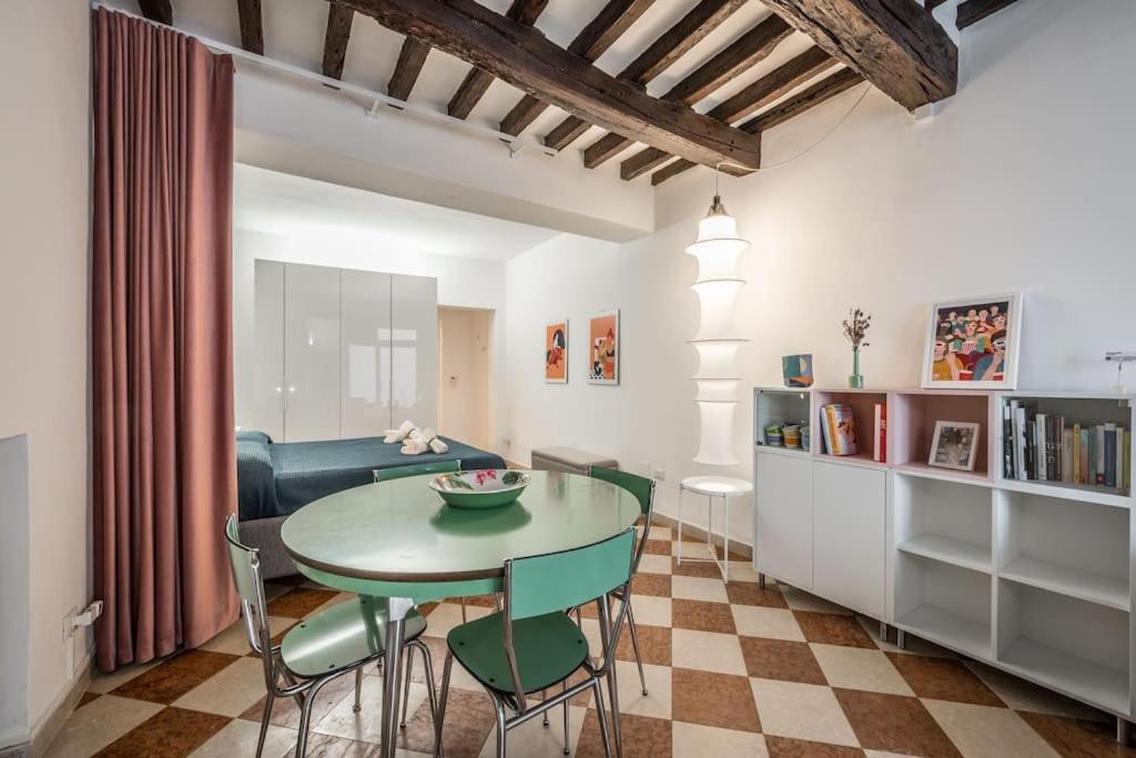 Casa Camilla - Arty Suite Nel Centro Storico パルマ エクステリア 写真